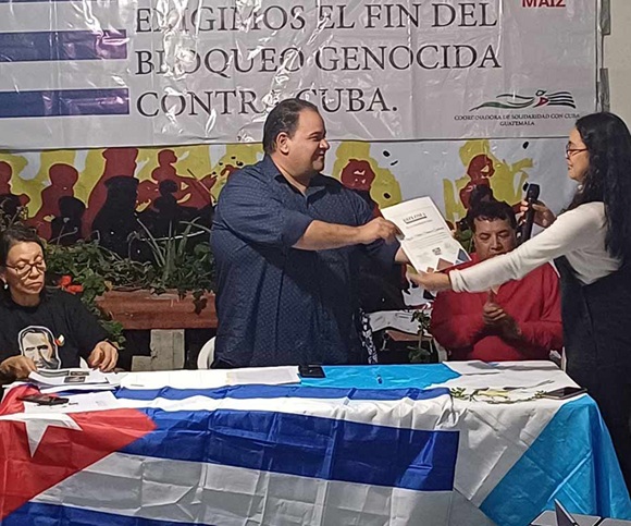 Brigada médica cubana recibe nuevo reconocimiento en Guatemala Brigada médica cubana recibe nuevo reconocimiento en Guatemala