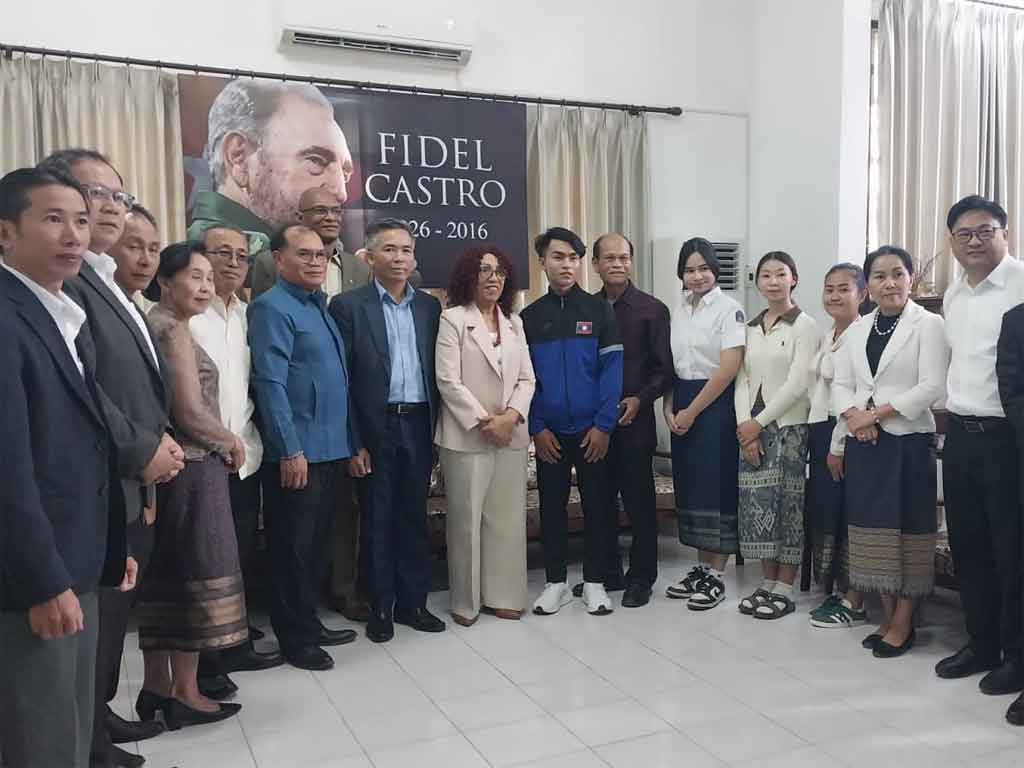 Inician en Laos programa conmemorativo “100 años con Fidel” Inician en Laos programa conmemorativo “100 años con Fidel”